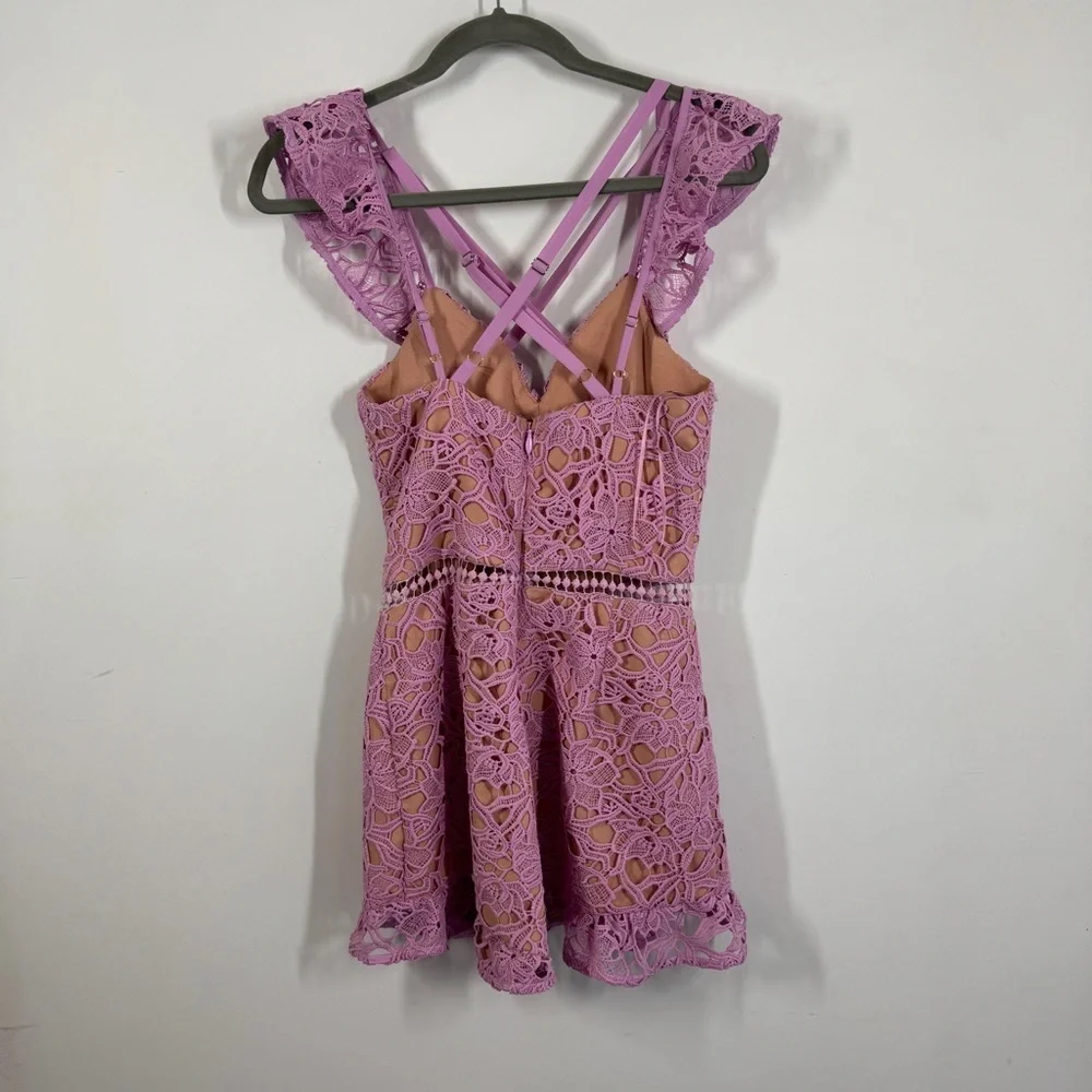 Adelyn Rae Sleeveless Floral Crochet Overlay Nude Lining Lavender Lace Romper XS - Picture 5 of 14